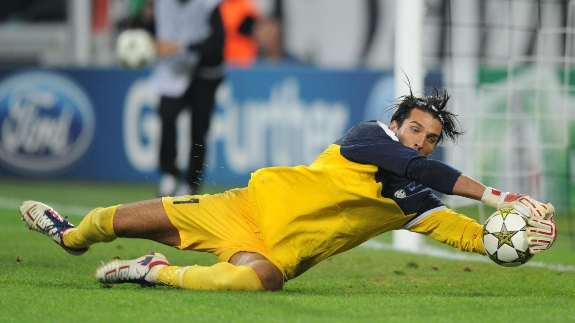 惊天逆转！切尔西2-1绝杀希腊劲旅，马丁内利独造两球带队取胜
